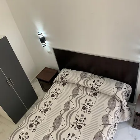 Nocleg ze śniadaniem Serena House *